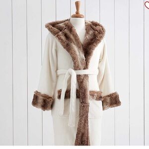 Pottery Barn Plush Robe NWOT